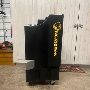 BIG ASS FAN COOL SPACE 300